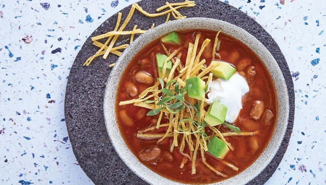 Sopa De Frijol Con Tortilla - Revista Única