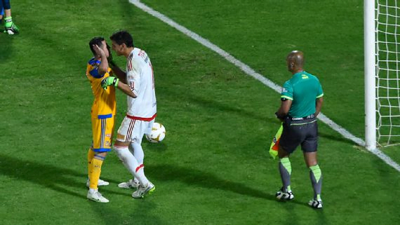 Jugadores de tigres en serie de penales
