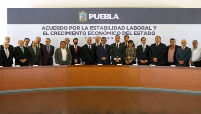 Gobierno de Puebla, empresarios y sindicatos firman acuerdo por la estabilidad laboral