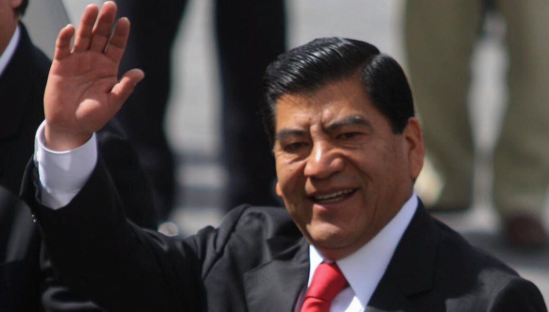 Revela Zeus soborno de Edgar Nava