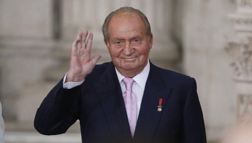 El rey Juan Carlos anuncia su retirada de la vida pública