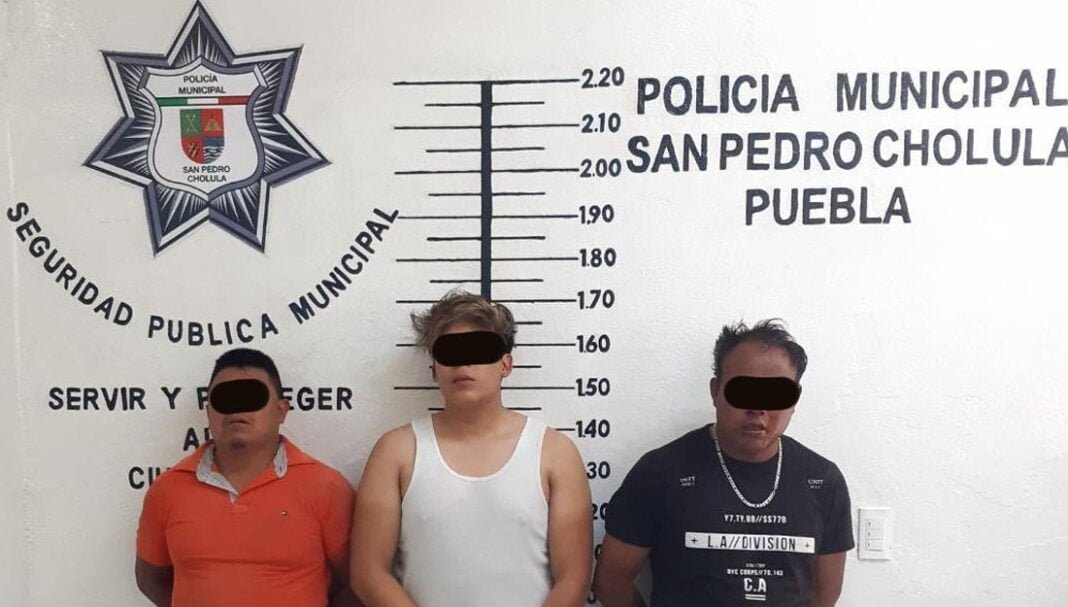 Recupera policía de San Pedro Cholula camión robado con mercancía Recupera policía de San Pedro Cholula camión robado con mercancía