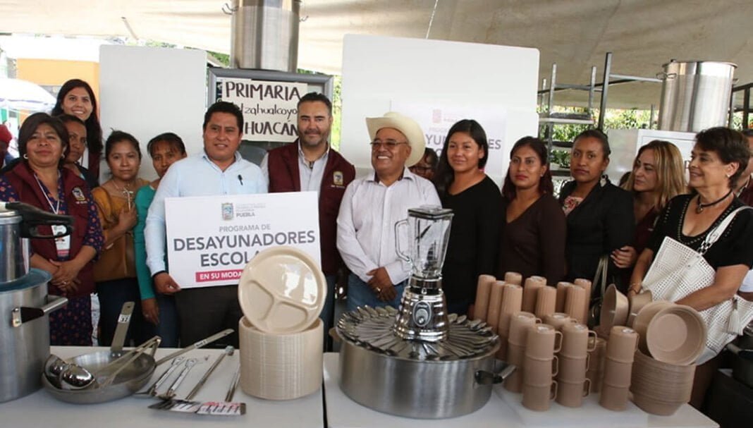 Brinda SEDIF servicios gratuitos en región de Tehuacán