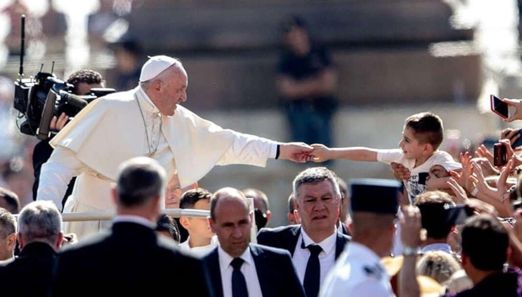 Papa Francisco: La oración es el pulmón que hace respirar a los discípulos de Cristo