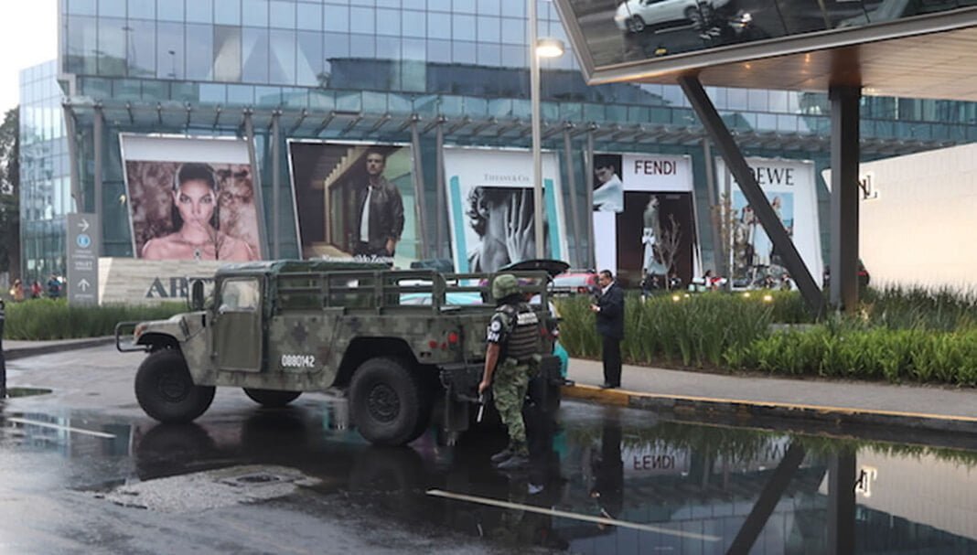 ¡Fueron dos! Las balaceras en Plaza Artz