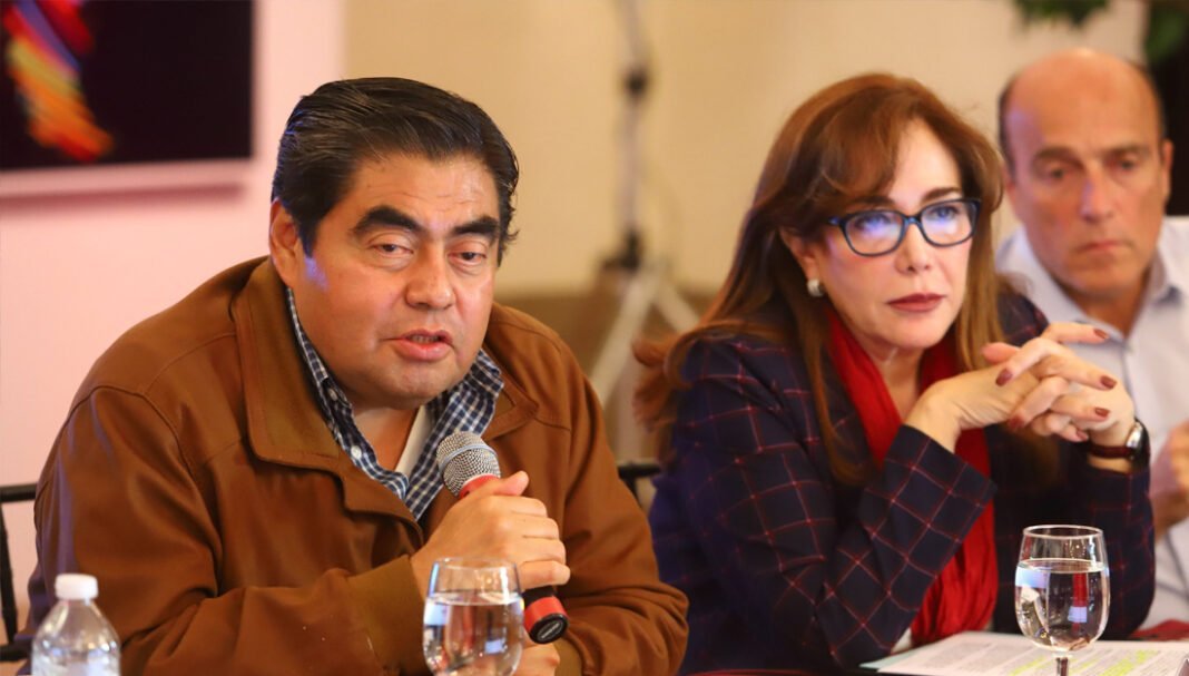 Ofrece Barbosa gobierno progresista que brinde atención a población