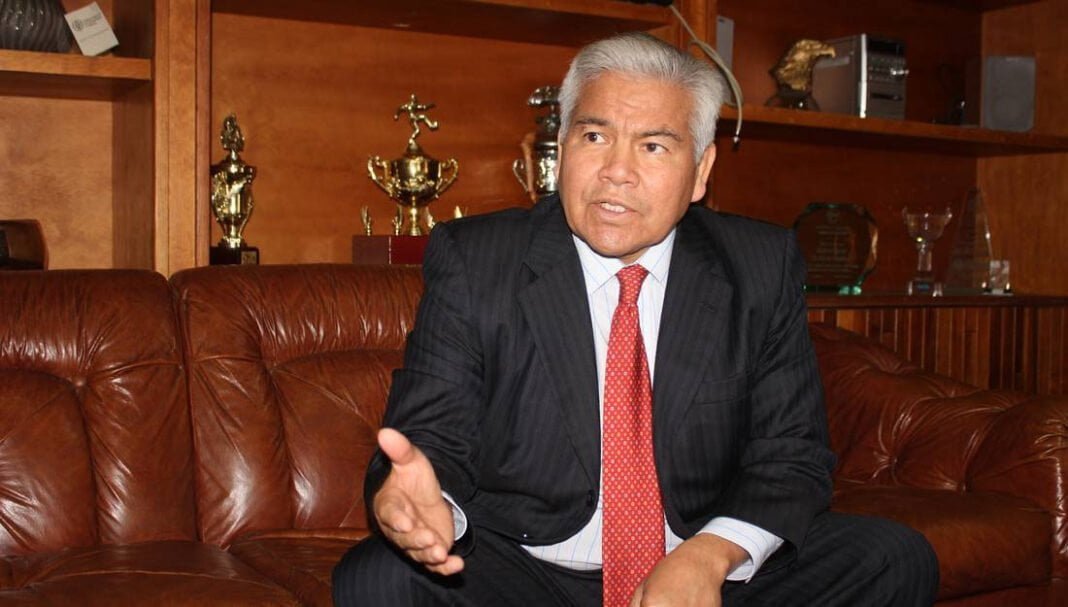 Pide licencia magistrado Ricardo Velazquez para unirse a equipo de Barbosa