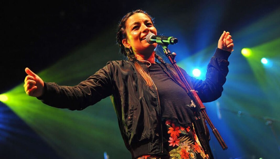 Ana Tijoux lanza canción inspirada en manifestaciones