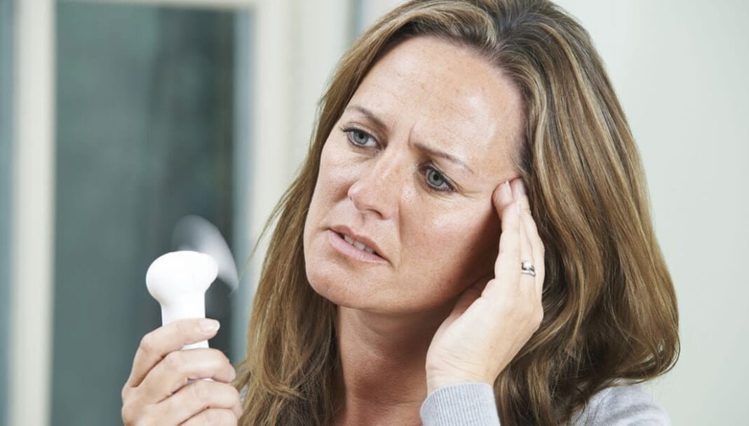 Hoy es el Día Mundial de la Menopausia y estos son los primeros síntomas que tendrás cuando te llegue esta etapa