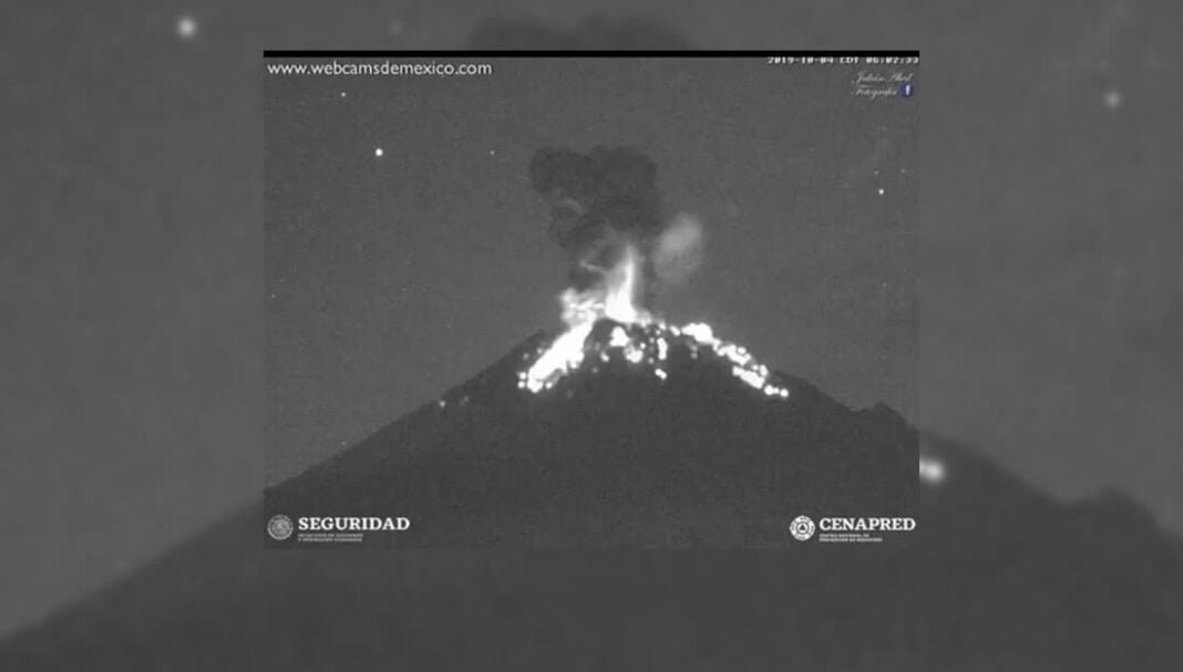 Lanza Popocatépetl fragmentos incandescentes