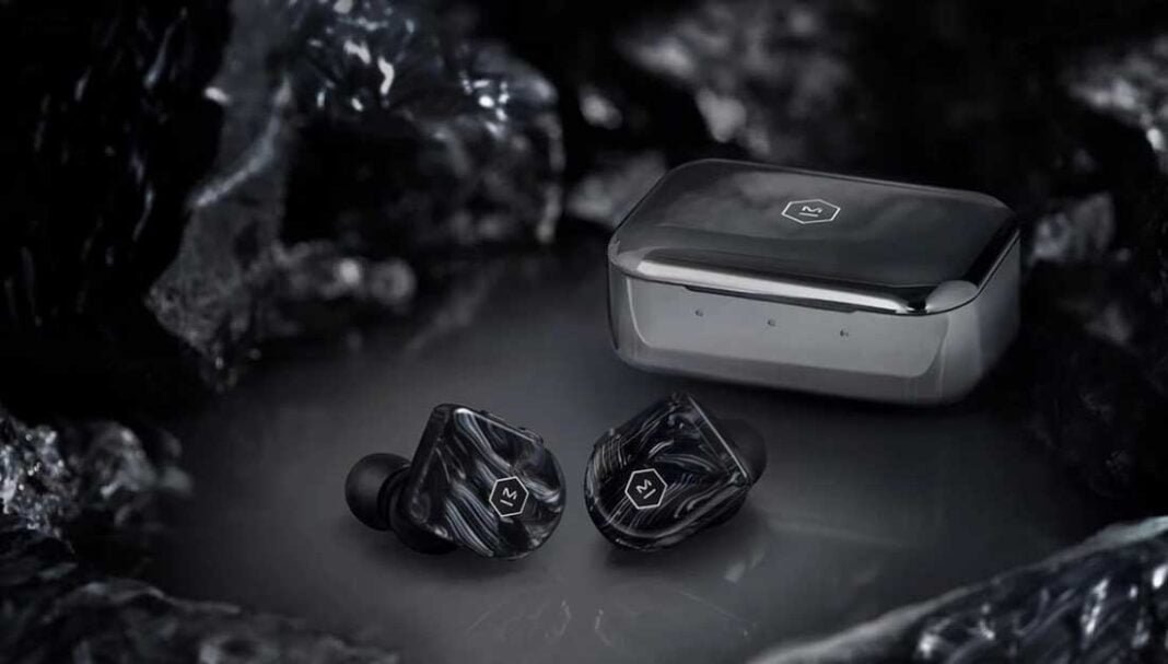 Master & Dynamic renueva su catálogo de auriculares con el MW07 Plus, un modelo in-ear inalámbrico para usar en movilidad