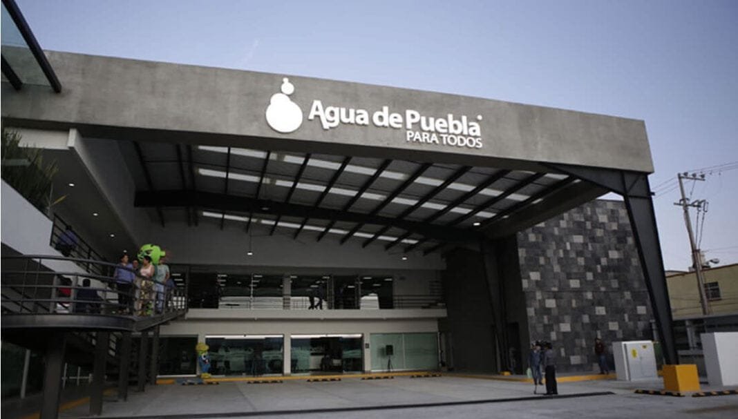 Agua de Puebla realiza reparación de Fuga en la línea de conducción de los Macro-tanques del Sur