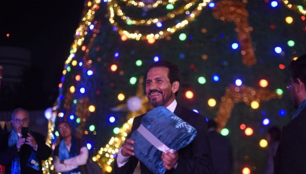 Enciende rector BUAP el árbol de Navidad en el CCU Enciende rector BUAP el árbol de Navidad en el CCU