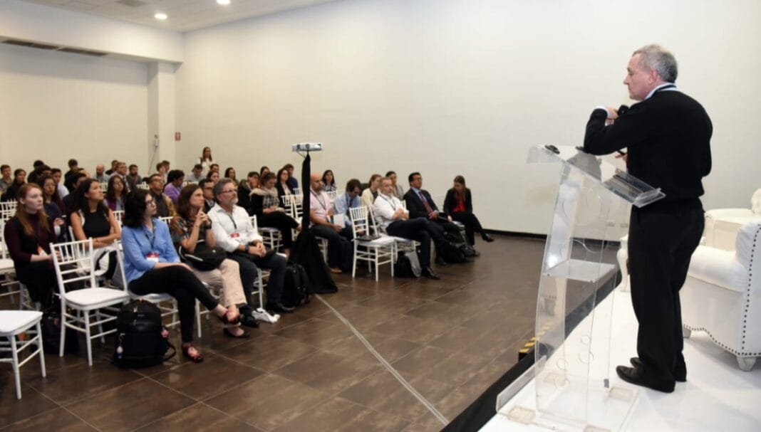 Analizan en la BUAP proyectos para romper con la trasmisión de la pobreza Analizan en la BUAP proyectos para romper con la trasmisión de la pobreza