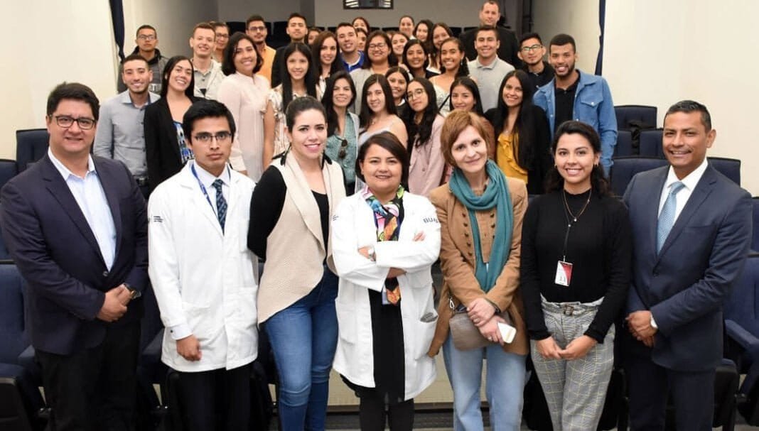 Visita delegación de universidad ICESI de Colombia área de la Salud de la BUAP