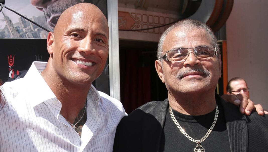 Murió Rocky Johnson, ex luchador y padre de 'The Rock'