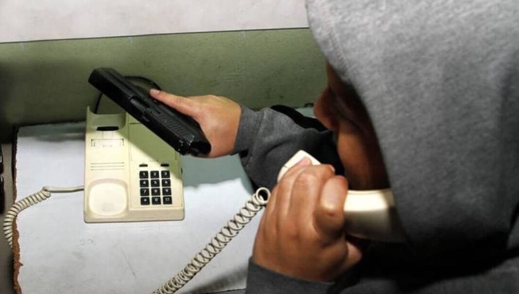 Vinculan a policías municipales de la capital acusados de extorsión