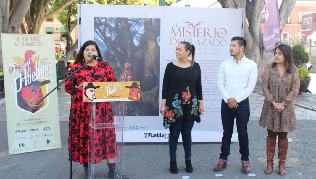 Con muestra fotográfica en el Zócalo de la ciudad, arranca Festival de Huehues