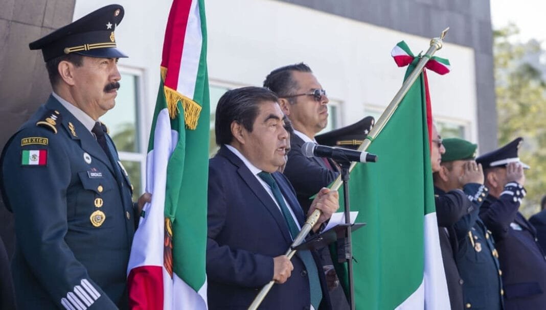 La bandera, símbolo de la unidad nacional: Barbosa
