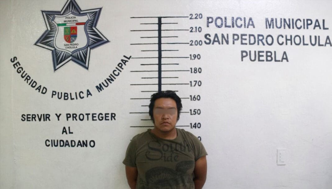 Detiene policía de San Pedro Cholula a hombre con arma hechiza Detiene policía de San Pedro Cholula a hombre con arma hechiza