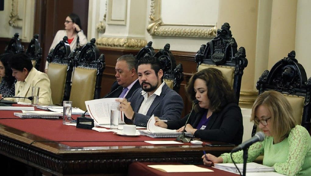 Cabildo poblano fomenta reflexión en los trabajadores; se suman regidoras a #UnDíaSinNosotras Cabildo poblano fomenta reflexión en los trabajadores; se suman regidoras a #UnDíaSinNosotras