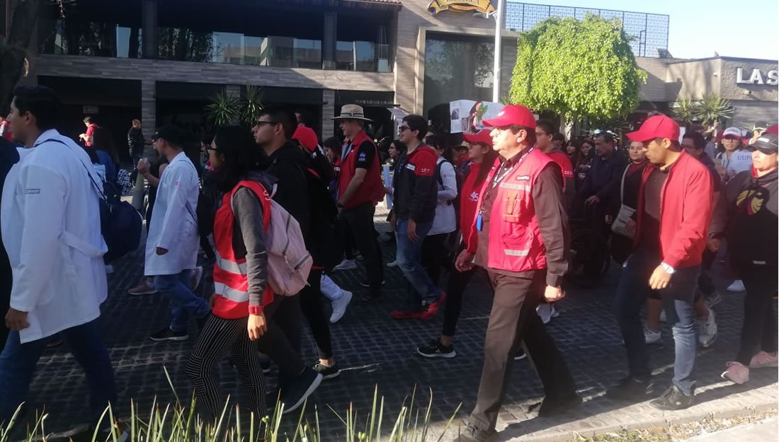 Participan rectores de universidades privadas y públicas en #MegaMarchaUniversitaria