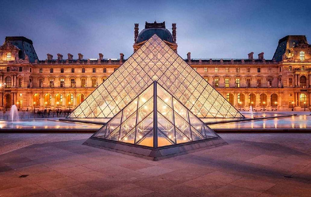 Museo del Louvre, curiosidades