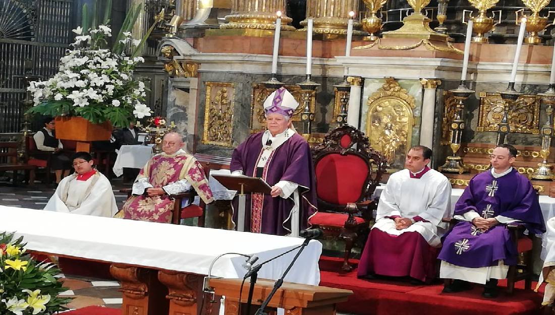 Pide arzobispo de Puebla que mujeres se manifiesten de manera pacífica y con respeto