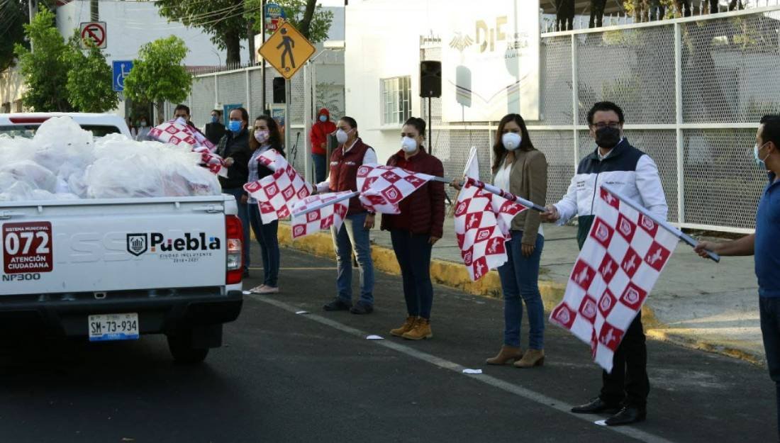 Con entrega de despensas ayuntamiento de Puebla brinda certeza alimentaria a familias