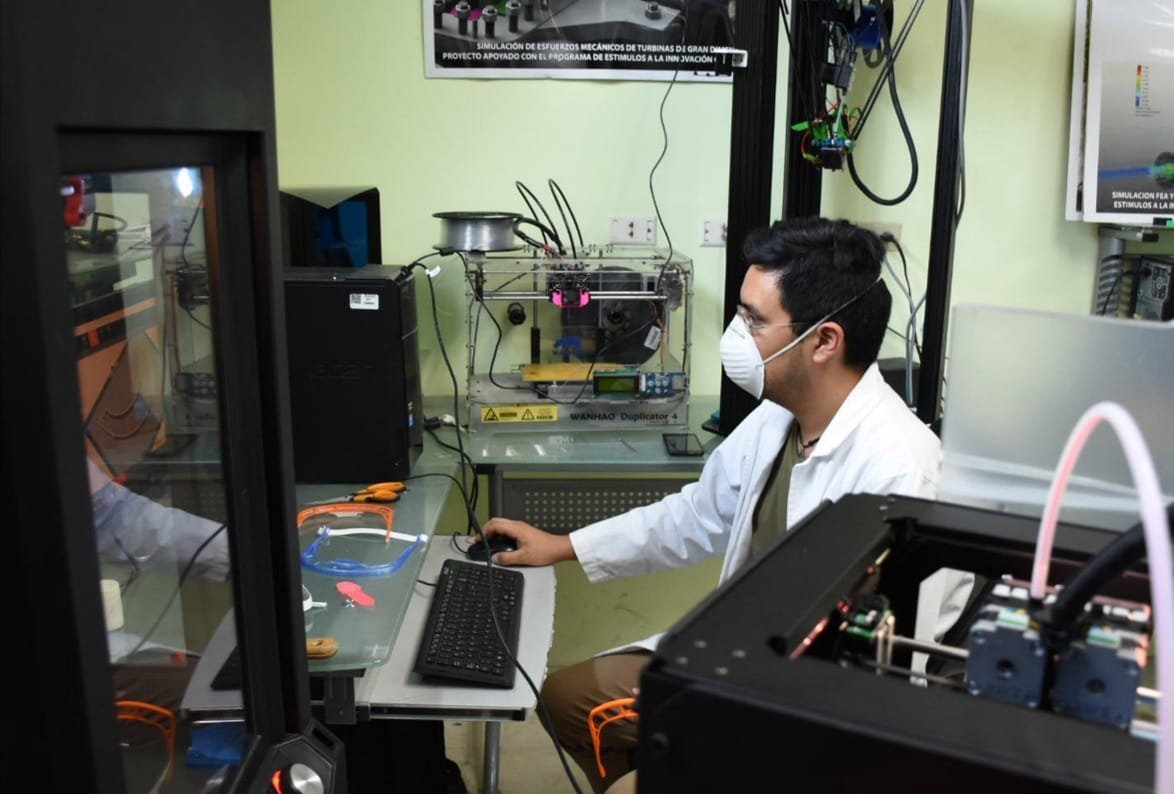 Comienza BUAP producción de mascarillas protectoras Comienza BUAP producción de mascarillas protectoras