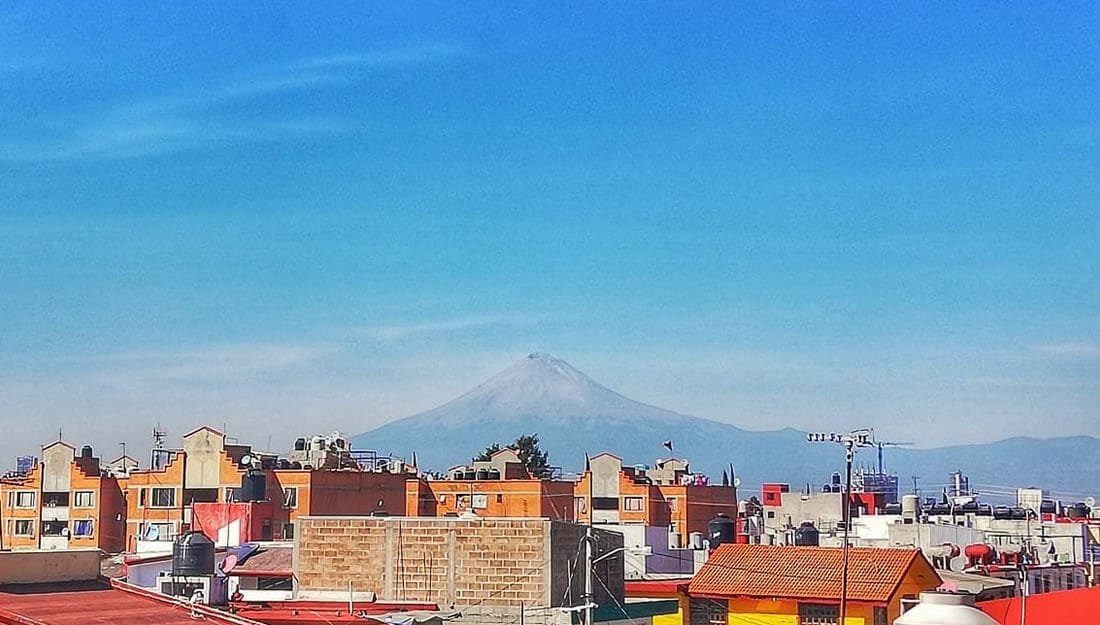 Presenta Popocatépetl incandescencia, 130 exhalaciones y 4.6 horas de tremor