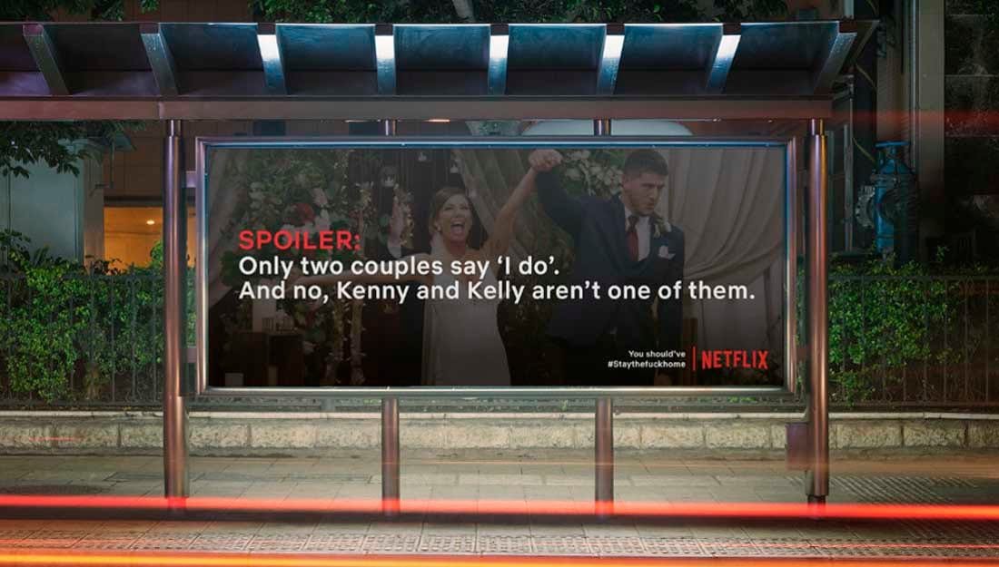 Idean una campaña para que no salgamos de casa usando el nombre de Netflix: spoiler por doquier en los sitios más concurridos