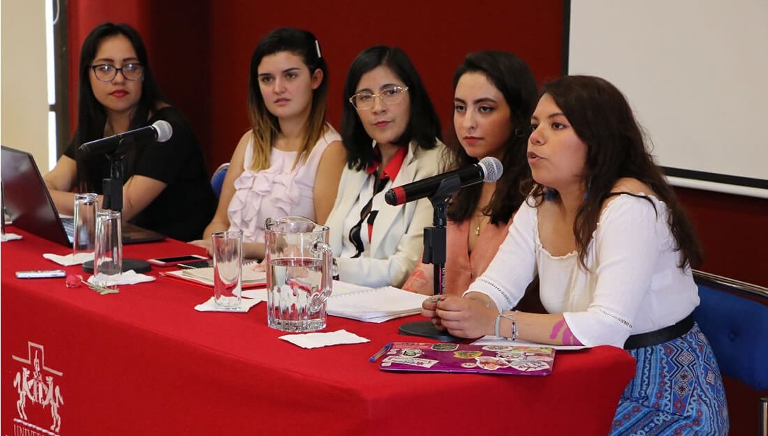 Mujeres cobran menos y trabajan en informalidad