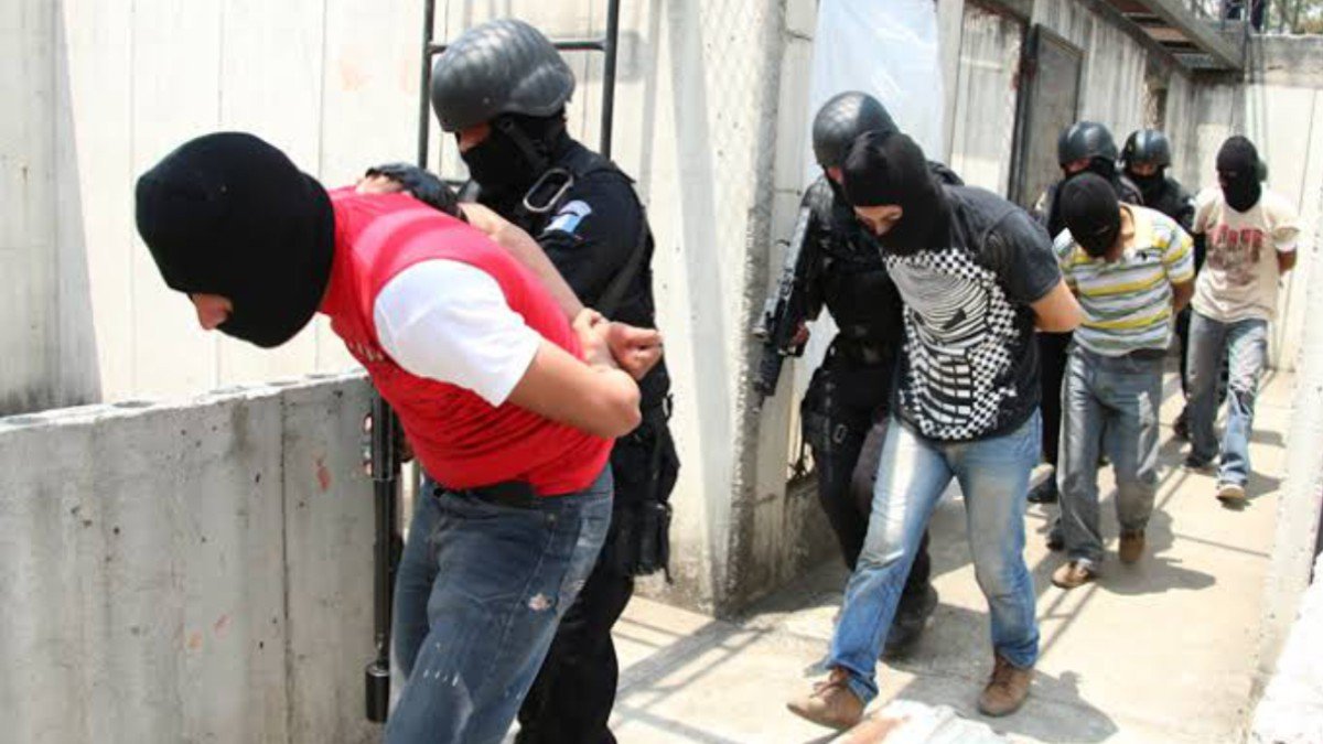 Rescatan a joven secuestrado y detienen a cuatro personas