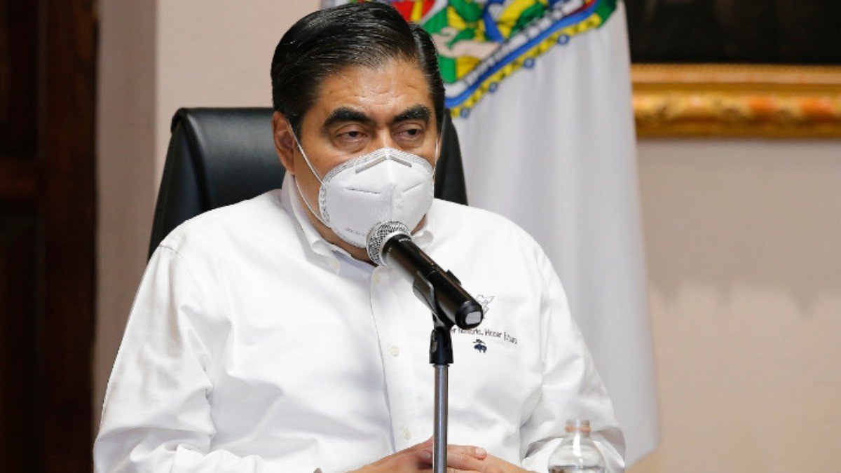 En Puebla, las decisiones son tomadas con un semáforo más restrictivo: Barbosa