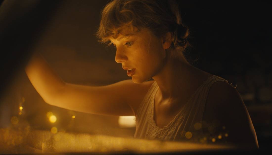 Taylor Swift lanza su octavo álbum de estudio