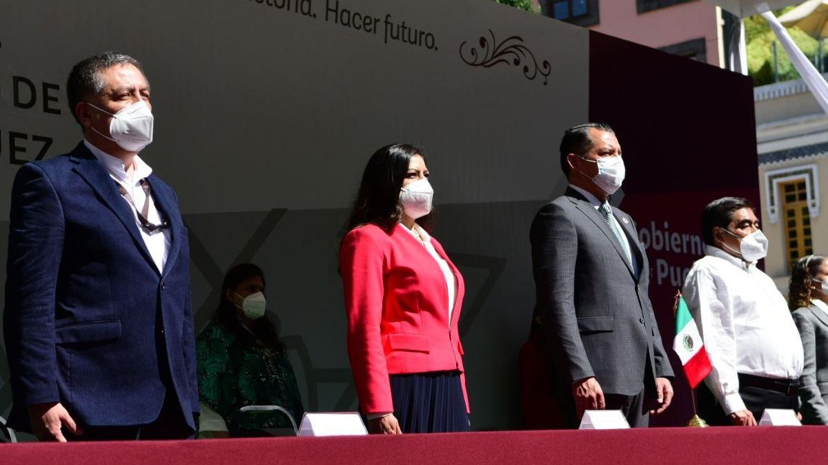 Ni un paso atrás por la transformación de nuestro país: Claudia Rivera Ni un paso atrás por la transformación de nuestro país Claudia Rivera