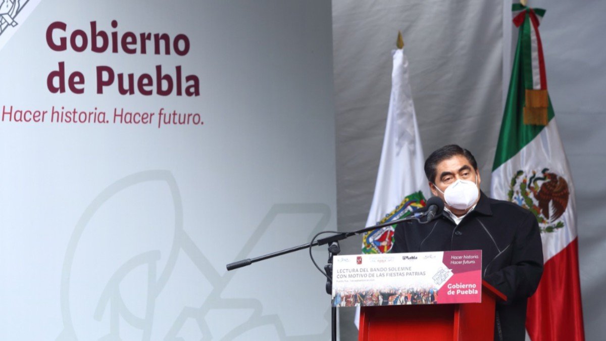 Encabeza Barbosa la lectura del bando solemne con motivo de las fiestas patrias