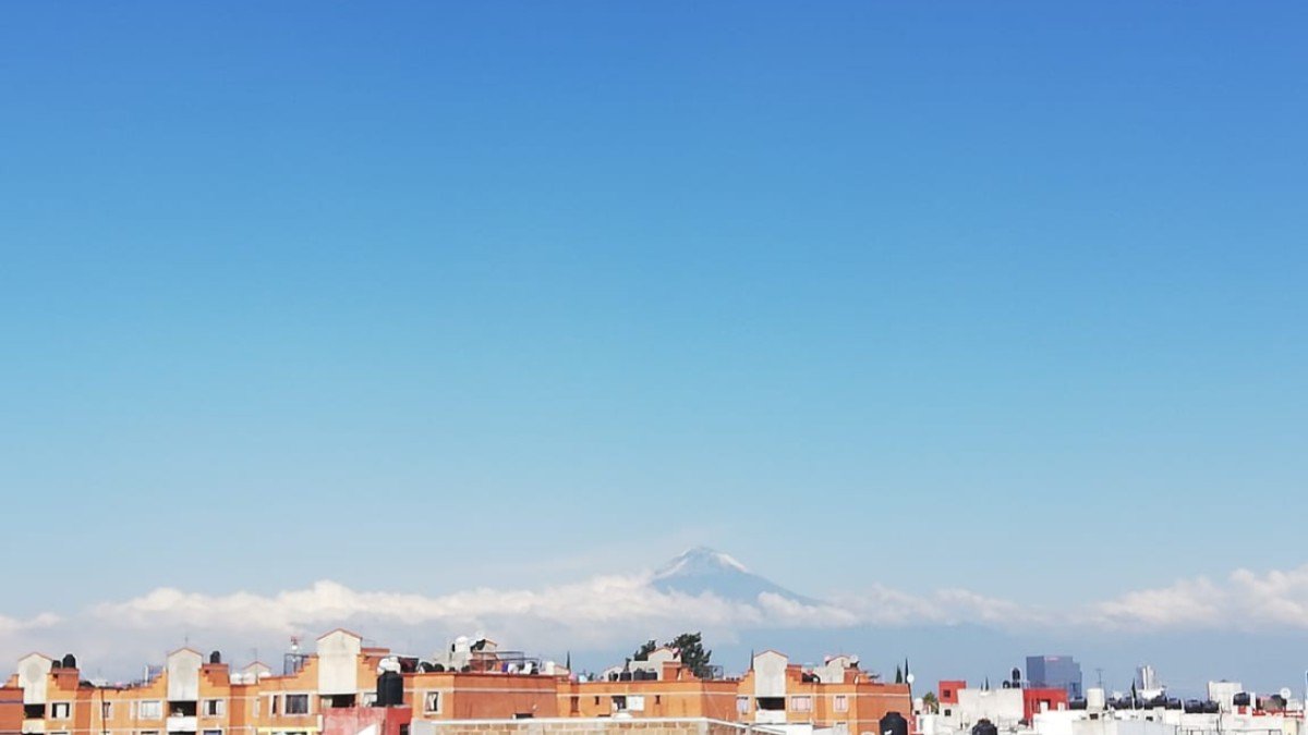 Presenta el volcán Popocatépetl 7.5 horas de tremor y 128 exhalaciones