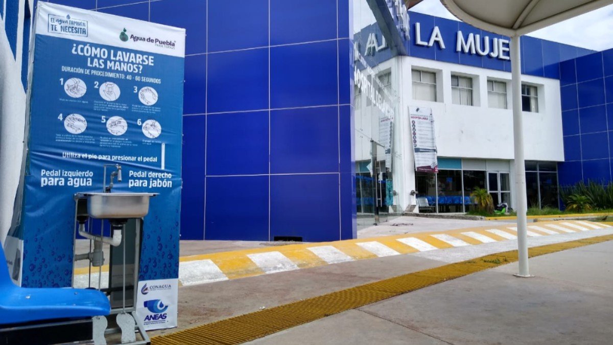 Agua de Puebla instaló 7 módulos lavamanos para Hospitales COVID