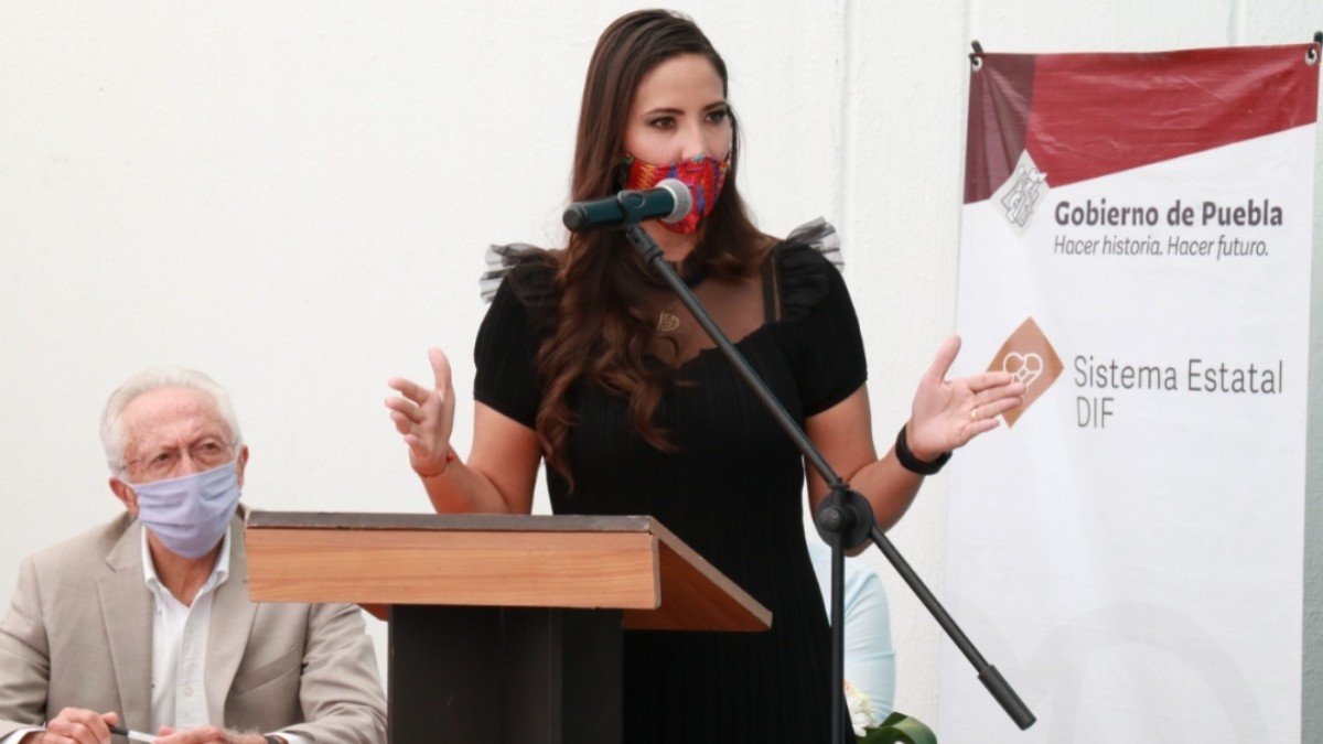 Instala Puebla planetario móvil y vehículo de la ciencia en casas de asistencia