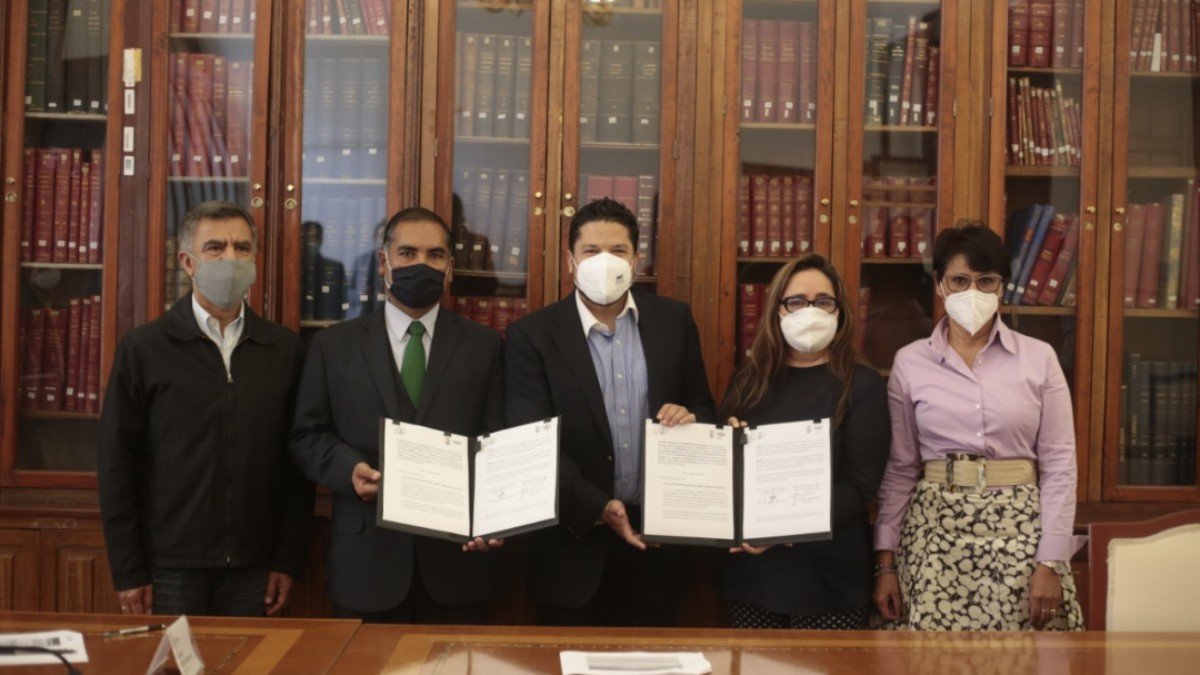 Congreso del Estado signa convenio de colaboración con la Escuela Libre de Derecho de Puebla Congreso del Estado signa convenio de colaboración con la Escuela Libre de Derecho de Puebla