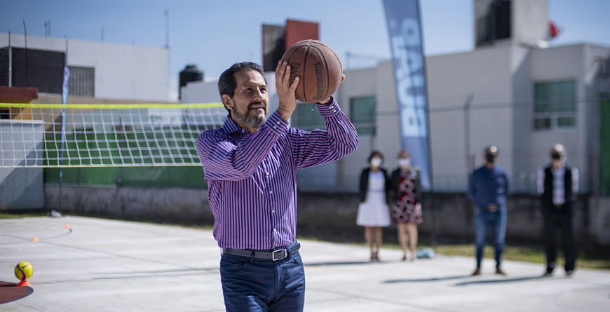 Rector BUAP inaugura cancha de usos múltiples del Bachillerato Internacional 5 de Mayo