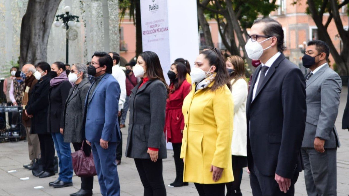 Sigamos haciendo de Puebla una Ciudad revolucionaria”: Claudia Rivera Vivanco Sigamos haciendo de Puebla una Ciudad revolucionaria”: Claudia Rivera Vivanco