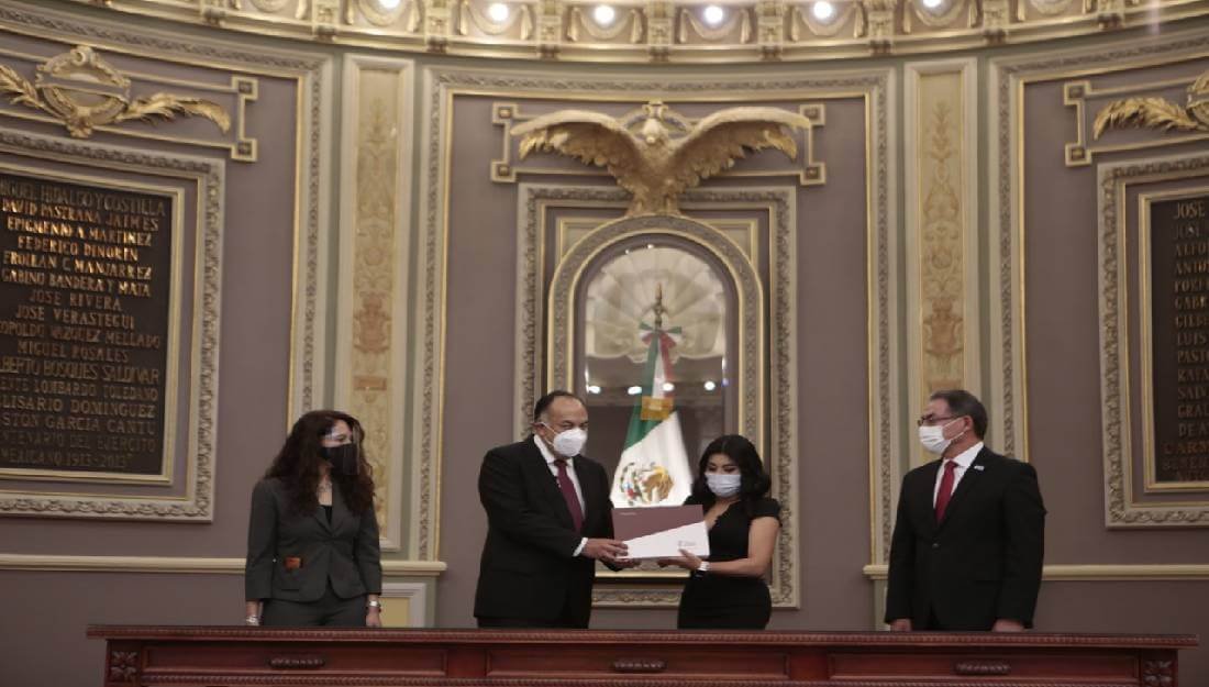 Recibe Congreso de Puebla el II Informe del poder ejecutivo Recibe Congreso de Puebla el II Informe del poder ejecutivo