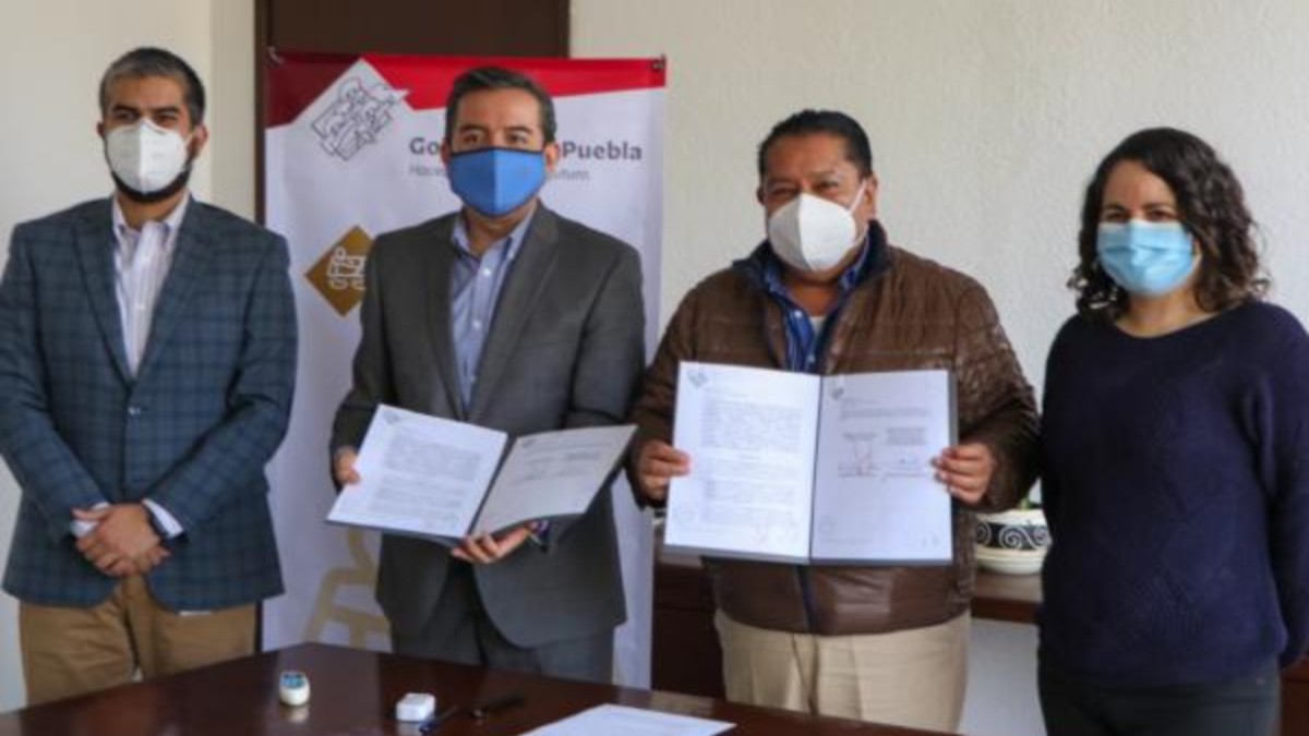 Firma SMT convenio de colaboración con Nacional Financiera Firma SMT convenio de colaboración con Nacional Financiera