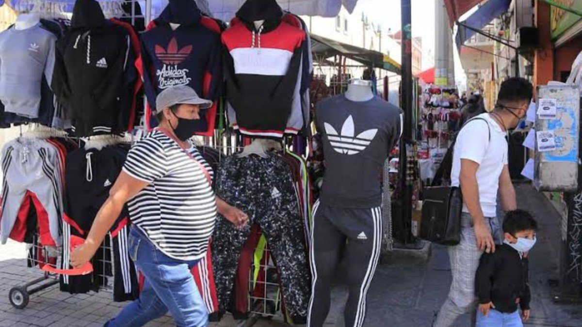 Remiten al juez calificador a dos comerciantes ambulantes en Puebla capital Remiten al juez calificador a dos comerciantes ambulantes en Puebla capital