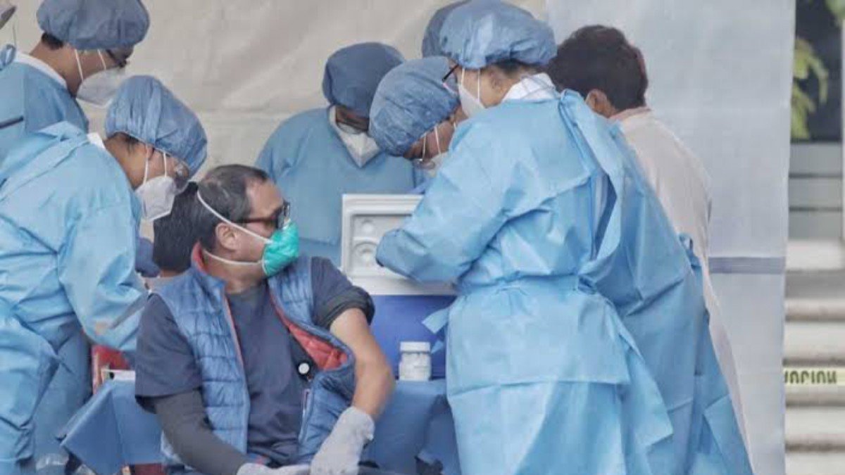 Comienza distribución de vacunas entre personal médico de Puebla; llegará segundo paquete Comienza distribución de vacunas entre personal médico de Puebla; llegará segundo paquete