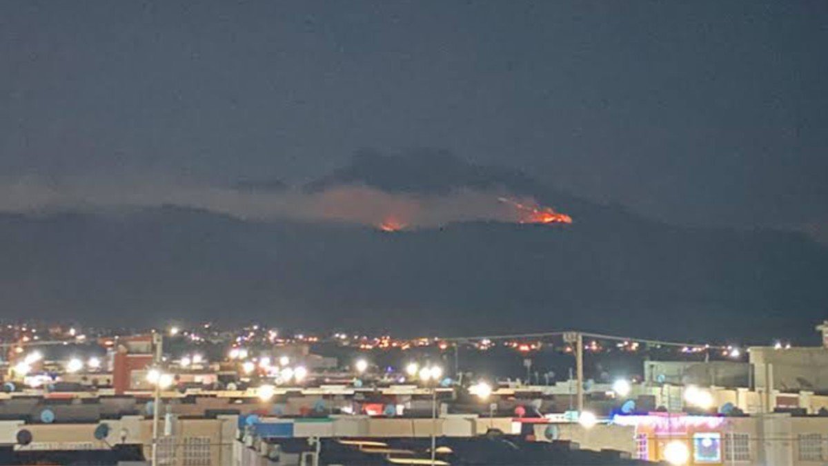 Apoya Puebla en control de incendio en las faldas del Iztaccíhuatl Apoya Puebla en control de incendio en las faldas del Iztaccíhuatl