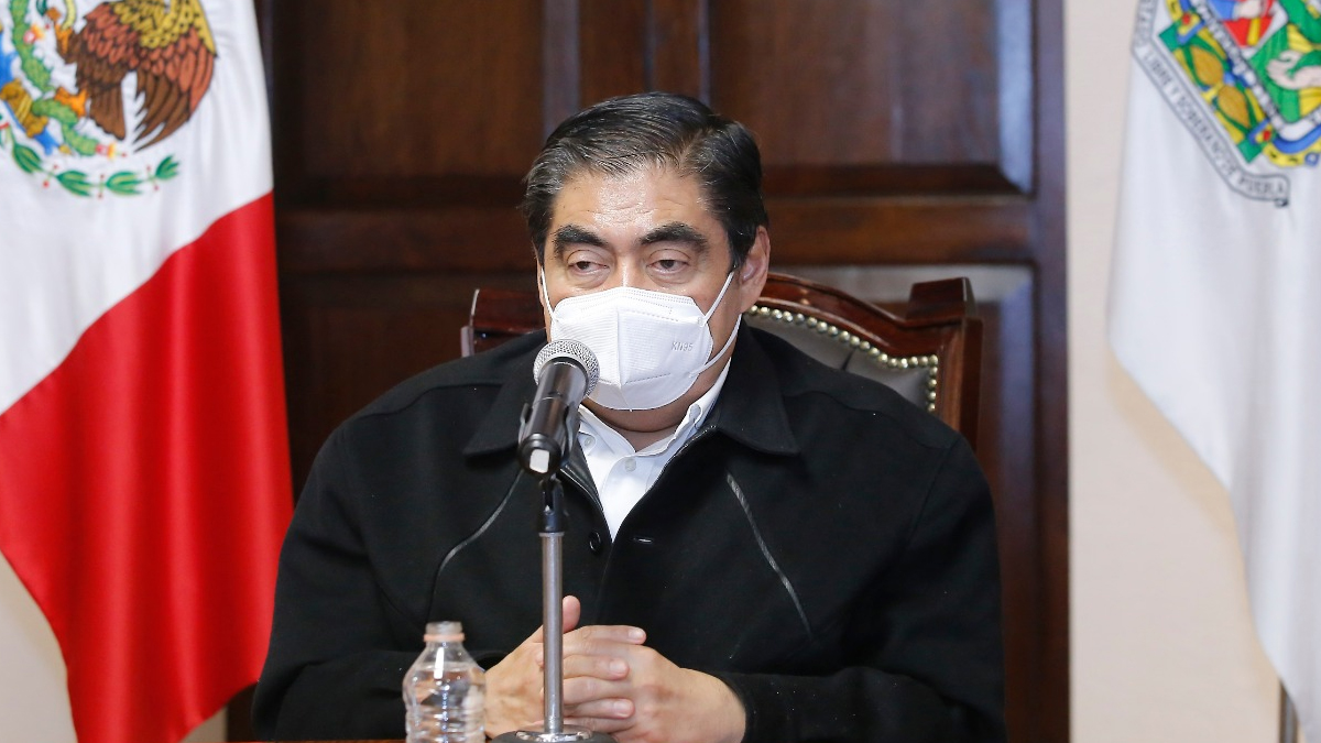 Gobierno de Puebla, sin vínculos con los criminales como en gestiones pasadas: Barbosa Gobierno de Puebla, sin vínculos con los criminales como en gestiones pasadas Barbosa